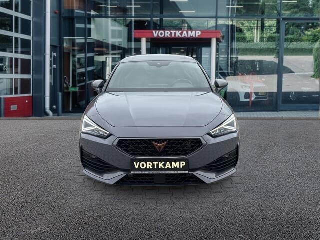 Cupra Leon 1.4 TSI eHYBRID VZ PANO-DAK/CAMERA/CRUISE/STOEL+STUURVERW/CARPLAY