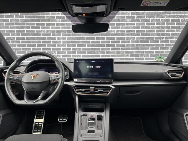 Cupra Leon 1.4 e-Hybrid Business | Cruise Control Adaptief | Stoelverwarming | Parkeersensoren | LED Koplampen | Virtual Cockpit | Navigatie | Apple Carplay | Android Auto | Keyless Entry | Lichtmetalen Velgen 18 inch | Plug-in Hybrid (PHEV)