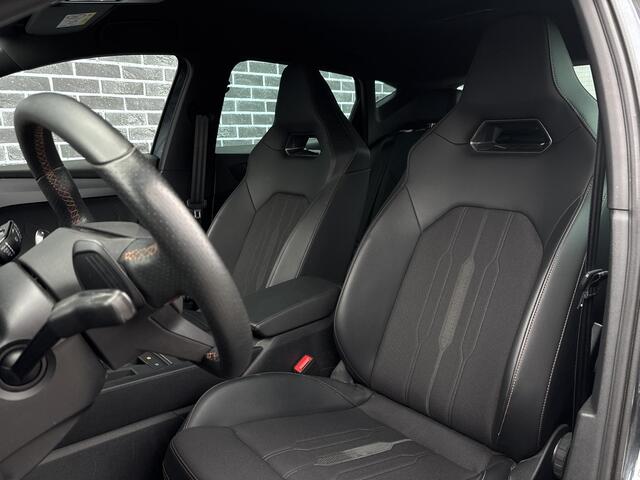 Cupra Leon 1.4 e-Hybrid Business | Cruise Control Adaptief | Stoelverwarming | Parkeersensoren | LED Koplampen | Virtual Cockpit | Navigatie | Apple Carplay | Android Auto | Keyless Entry | Lichtmetalen Velgen 18 inch | Plug-in Hybrid (PHEV)