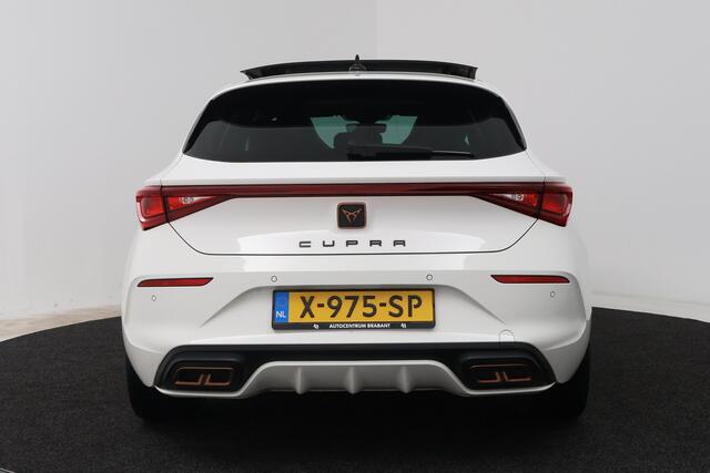 Cupra Leon 1.4 e-Hybrid VZ Adrenaline (PANORAMADAK, STOEL/STUUR VERWARMING, CRUISE CONTROL ADAPTIEF)