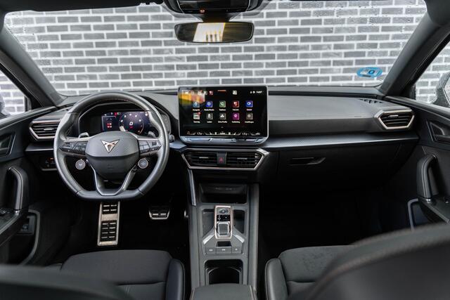 Cupra Leon 1.5 TSI e-Hybrid Business | Plug-in Hybrid (PHEV) | Achteruitrijcamera | Parkeersensoren | Matrix-LED Koplampen | Keyless Entry | Stoelverwarming | Cruise Control Adaptief | Dodehoekdetectie | Navigatie | Apple Carplay | Android Auto