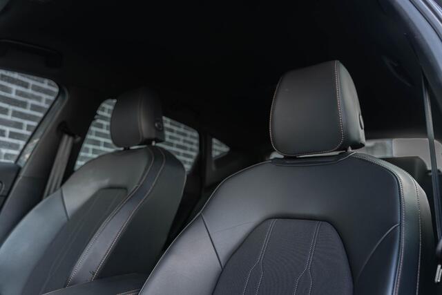 Cupra Leon 1.5 TSI e-Hybrid Business | Plug-in Hybrid (PHEV) | Achteruitrijcamera | Parkeersensoren | Matrix-LED Koplampen | Keyless Entry | Stoelverwarming | Cruise Control Adaptief | Dodehoekdetectie | Navigatie | Apple Carplay | Android Auto