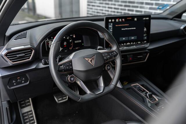 Cupra Leon 1.5 TSI e-Hybrid Business | Plug-in Hybrid (PHEV) | Achteruitrijcamera | Parkeersensoren | Matrix-LED Koplampen | Keyless Entry | Stoelverwarming | Cruise Control Adaptief | Dodehoekdetectie | Navigatie | Apple Carplay | Android Auto