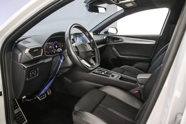Cupra Leon Sportstourer VZ Performance 1.4 TSI e-Hybrid 245pk DSG Automaat Panoramadak, Cruise control, Navigatie, Achteruitrijcamera, Stuurwiel verwarmd, Parkeersensoren, LED koplampen