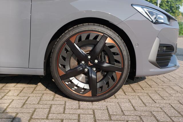 Cupra Leon Sportstourer 1.4 e-Hybrid 245 PK VZ Copper Edition, Adap. Cruise Control, LED, Carplay