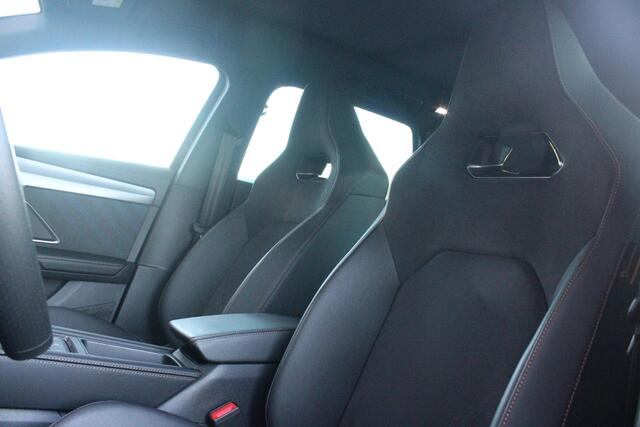 Cupra Leon Sportstourer 1.5 eTSI 150PK BUSINESS EDITION | NIEUW MODEL! | PANORAMISCH SCHUIF/KANTELDAK | SENNHEISER AUDIO SYSTEM | ELEKTRISCH VERSTELBARE BESTUURDERSSTOEL MET GEHEUGENFUNCTIE | LED MATRIX KOPLAMPEN | DRAADLOZE APPLE CARPLAY/ANDROID AUTO | NAVIGATIE | ACHTERUITRIJ 