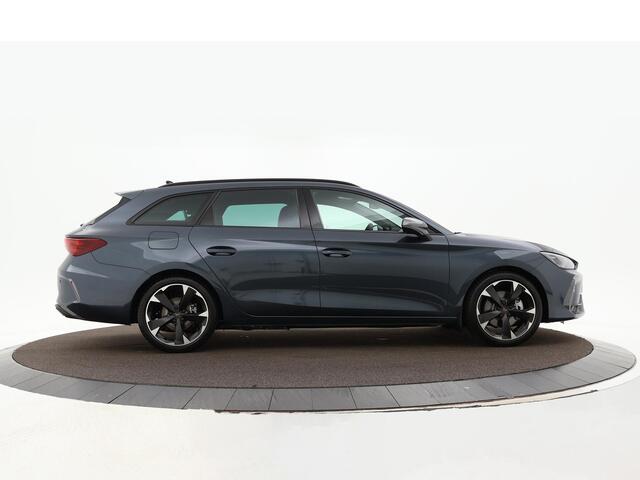 Cupra Leon Sportstourer 1.5 TSI 204pk DSG e-Hybrid Business · Apple/Android Car Play · Camera · Elek. Trekhaak · Elek. Achterklep · Sfeerverlichting · 18'' Inch · Garantie t/m 24-06-2028 of 90.000km