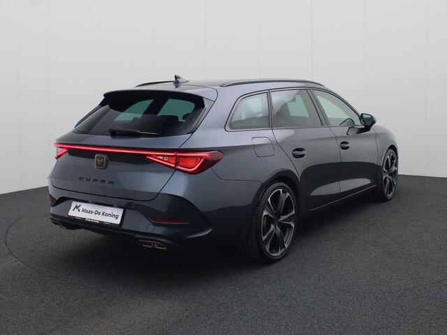 Cupra Leon Sportstourer 1.4e-Hybrid 180kW/245PK VZ DSG · Camera + Parkeersensoren · Leder/stof · Trekhaak · Garantie tot april 2027 of 90000km.