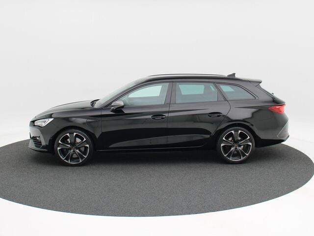 Cupra Leon Sportstourer 1.4 245 Pk Automaat e-Hybrid VZ Adrenaline | Full LED | Camera | Carplay | Adaptive Cruise | Elektrische Achterklep | Sensoren | Climate Control | 19 Inch