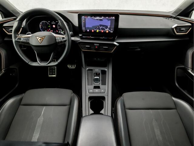 Cupra Leon Sportstourer 1.4 e-Hybrid VZ 245Pk Automaat (APPLE CARPLAY, GROOT NAVI, DIGITAL COCKPIT, CAMERA, LEDER, SPORTSTOELEN, STUUR/STOELVERWARMING, ADAPTIVE CRUISE, KEYLESS, ZWART HEMEL, NIEUWSTAAT)