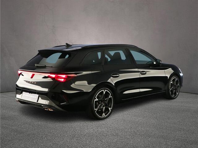 Cupra Leon Sportstourer VZ Performance 1.5 TSI e-Hybrid 272pk DSG Automaat Trekhaak, Achteruitrijcamera, Elektrische achterklep, Adaptive cruise control, Stuurwiel verwarmd