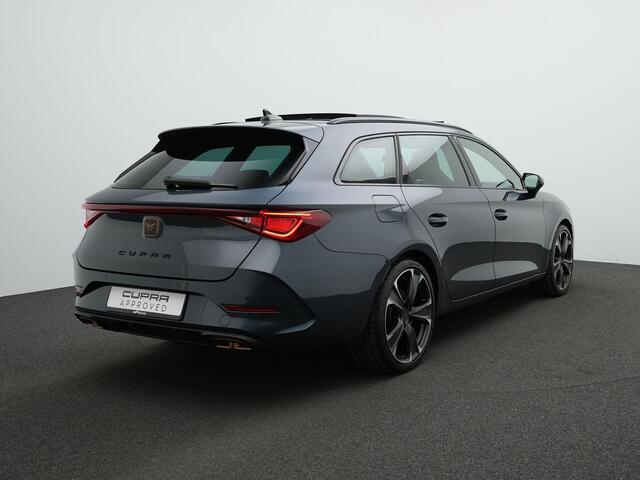 Cupra Leon Sportstourer 1.4 e-Hybrid 245 pk VZ Performance | Panoramadak | Kuipstoelen | LED | Adaptieve onderstelregeling (DCC) | Side assist | 19 inch