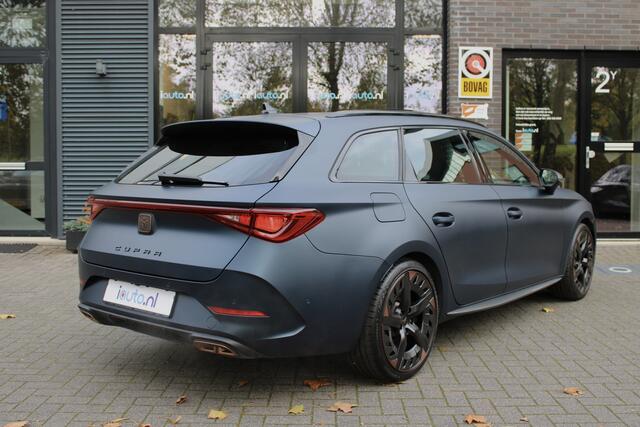 Cupra Leon Sportstourer 1.4 e-Hybrid 180kW VZ Copper Edition Pano/LED/Leder/Kuipstoelen/Camera/Keyless/DCC/ACC/Virtual Cockpit/Dodehoek/19"