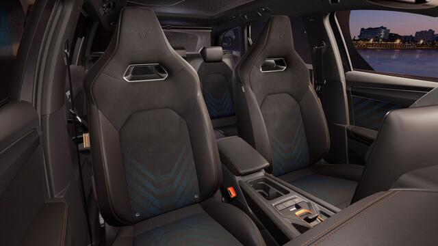 Cupra Leon Sportstourer 1.5 TSI e-Hybrid 204 6DSG Business | Achteruitrijcamera | Digitaal instrumentenpaneel (Virtual Cockpit) | Draadloze Apple CarPlay(TM), Android Auto(TM)