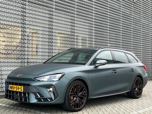 Cupra Leon Sportstourer 1.5 TSI e-Hybrid VZ Extreme Panoramadak / Sennheiser / Navigatiesysteem / CUP-Stoelen