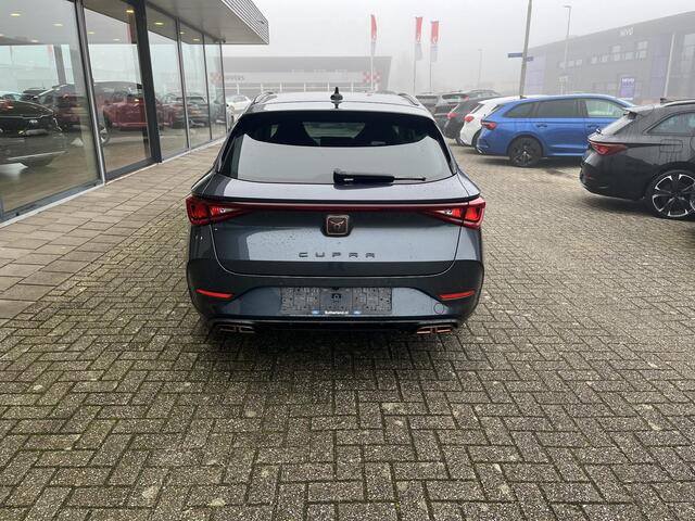 Cupra Leon Sportstourer 1.4 e-Hybrid Business | Stoelverwarming | Adaptieve cruisecontrol (ACC) | Achteruitrijcamera | Navigatiesysteem | LM Winterset! |