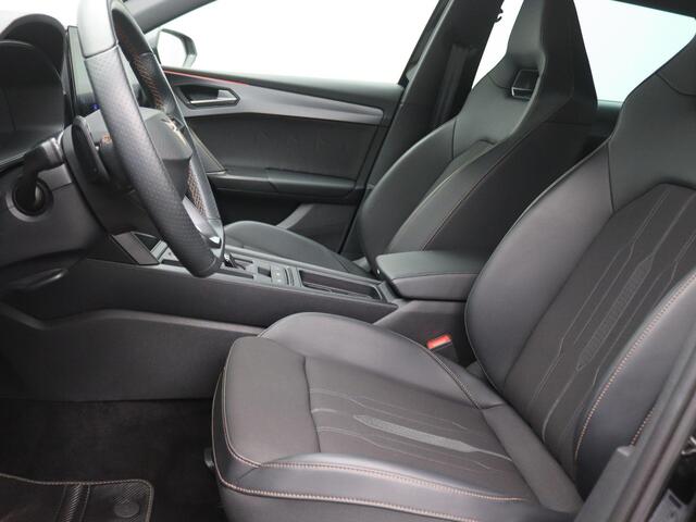 Cupra Leon Sportstourer 1.4 e-Hybrid VZ Performance 245PK DSG SOH 97%, Achteruitrijcamera, Adaptieve Cruise Control, Keyless, 19" LM Velgen, Side Assist, Stoel-Stuurverwarming, Voorruitverwarming