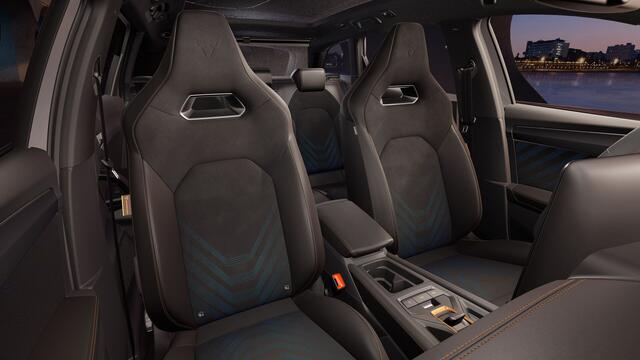 Cupra Leon Sportstourer 1.5 TSI e-Hybrid 272 6DSG VZ Performance | Achteruitrijcamera | Digitaal instrumentenpaneel (Virtual Cockpit) | Draadloze Apple CarPlay(TM), Android Auto(TM)