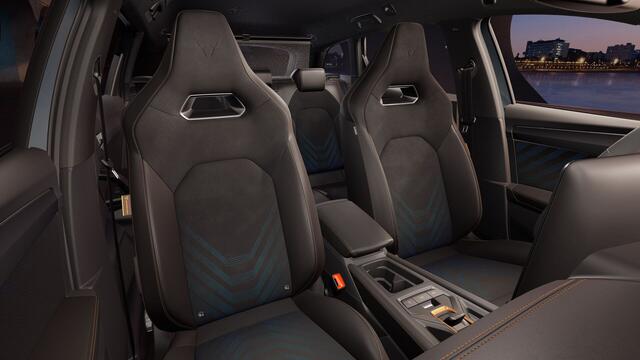 Cupra Leon Sportstourer 1.5 TSI e-Hybrid 204 6DSG Business | Achteruitrijcamera | Digitaal instrumentenpaneel (Virtual Cockpit) | Draadloze Apple CarPlay(TM), Android Auto(TM)