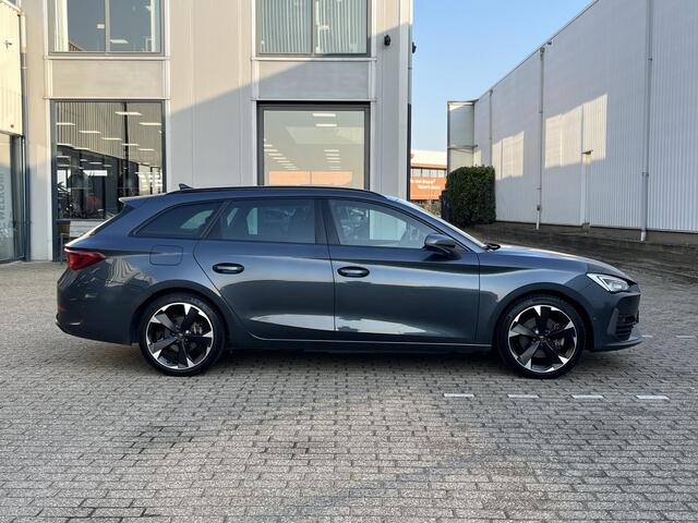Cupra Leon Sportstourer 1.4 e-Hybrid VZ Adrenaline | 245pk/Navi/Clima/Adapt.Cruise/Camera/Sfeerverlichting/Apple CarPlay-Android Auto/Stuur+Stoelverwarming