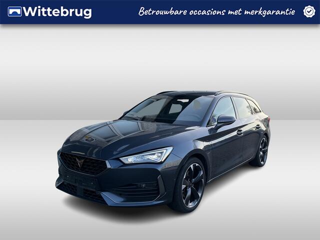Cupra Leon Sportstourer 1.4 e-Hybrid Black Edition / AUTOMAAT/ LEER/ TREKHAAK/ ACC/ PARK.SENSOR.V+A/ CAMERA/ STUUR+STOELVERWARM./ MEMORY SEAT/ KEYLESS/ VIRTUAL COCKPIT/ RIJ-MODI/ SFEERVERLICHTING/ DAB/ NAVI/ CLIMA/ LED