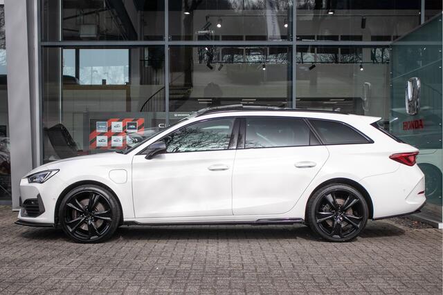 Cupra Leon Sportstourer 1.4 e-Hybrid 245pk VZ Copper Edition | Panodak | Virtual cockpit | SOH 95% | Navi | Carplay | Keyless