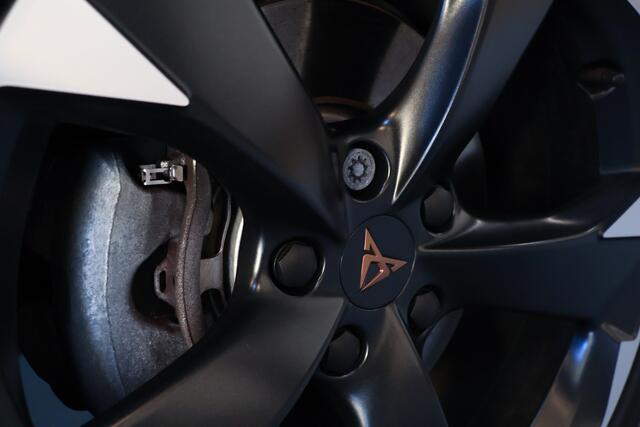 Cupra Leon Sportstourer 1.4 e-Hybrid Business LED/Keyless/Camera/Trekhaak wegklapbaar/ACC/18"