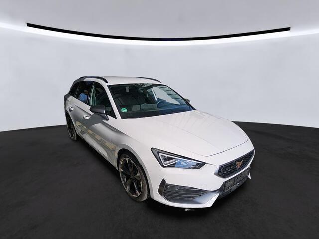 Cupra Leon Sportstourer 1.4 TSI eHybrid 204pk PHEV Business / Trekhaak / Camera / Navigatie / Wordt Verwacht