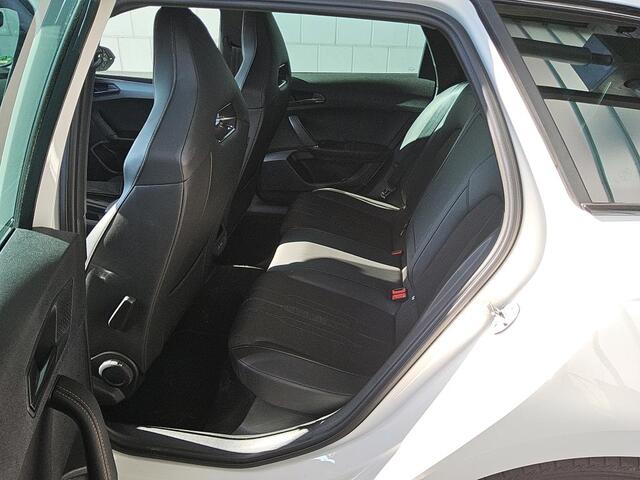 Cupra Leon Sportstourer 1.4 TSI eHybrid 204pk PHEV Business / Trekhaak / Camera / Navigatie / Wordt Verwacht