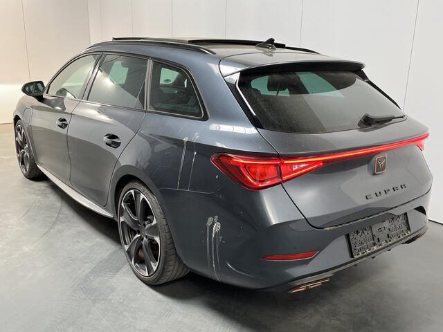 Cupra Leon Sportstourer 1.4 e-Hybrid VZ Performance / AUTOMAAT/ 245PK/ PANO/ PARK.SENSOREN V+A/ CAMERA/ STUURVERWARM./ ACC/ DODEHOEK/ ELEK.ACHTERKLEP/ KEYLESS/ DIGITAL DASH/ RIJ-MODI/ NAVI/ DAB/ CLIMA/ LED/ 19'' LMV