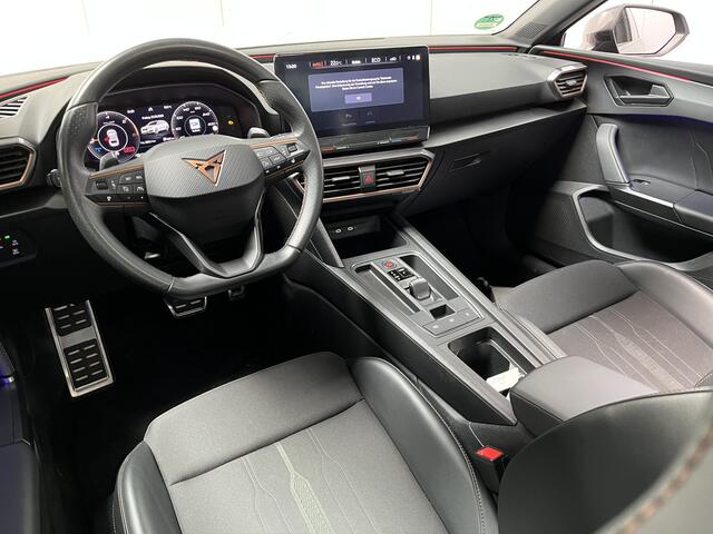 Cupra Leon Sportstourer 1.4 e-Hybrid VZ Performance / AUTOMAAT/ 245PK/ PANO/ PARK.SENSOREN V+A/ CAMERA/ STUURVERWARM./ ACC/ DODEHOEK/ ELEK.ACHTERKLEP/ KEYLESS/ DIGITAL DASH/ RIJ-MODI/ NAVI/ DAB/ CLIMA/ LED/ 19'' LMV