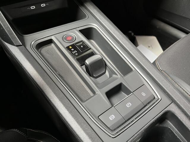 Cupra Leon Sportstourer 1.4 e-Hybrid VZ Performance / AUTOMAAT/ 245PK/ PANO/ PARK.SENSOREN V+A/ CAMERA/ STUURVERWARM./ ACC/ DODEHOEK/ ELEK.ACHTERKLEP/ KEYLESS/ DIGITAL DASH/ RIJ-MODI/ NAVI/ DAB/ CLIMA/ LED/ 19'' LMV