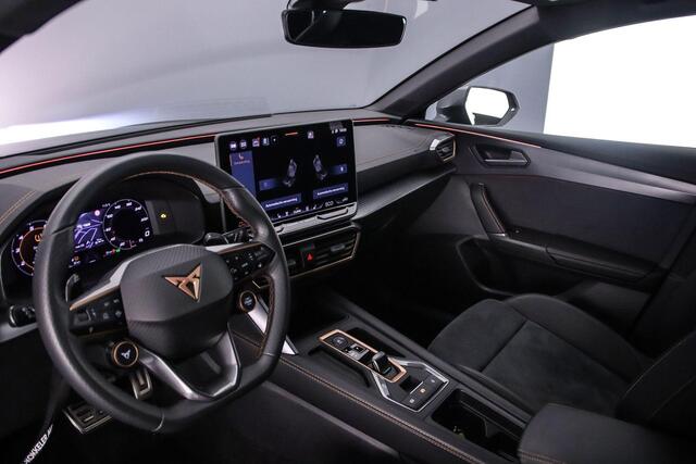 Cupra Leon Sportstourer Business 1.5 TSI eHybrid 204pk DSG Automaat Trekhaak, Adaptive cruise control, Elektrische achterklep, Achteruitrijcamera, Stuurwiel verwarmd
