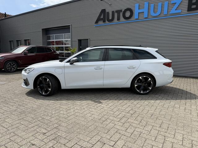 Cupra Leon Sportstourer 1.4 e-Hybrid Essential ACC Carplay Stoelverwarming Stuurwielverwarming 18 Inch Achteruitrijcamera