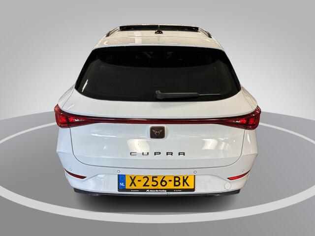 Cupra Leon Sportstourer 1.4 245pk DSG e-Hybrid VZ Adrenaline · Panoramadak · Camera · Keyless · Stuur- & Stoelverwarming · Parkeer assistent · Elek. Bestuurdersstoel + Geheugen ·