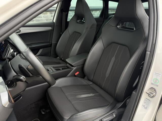 Cupra Leon Sportstourer 1.4 e-Hybrid Black Edition | Panorama | Carplay | Camera | Virtual | LED |