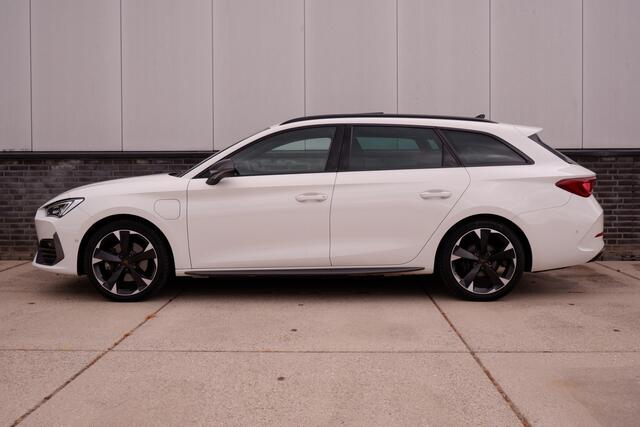 Cupra Leon Sportstourer 1.4 e-Hybrid Black Edition | Panorama | Carplay | Camera | Virtual | LED |