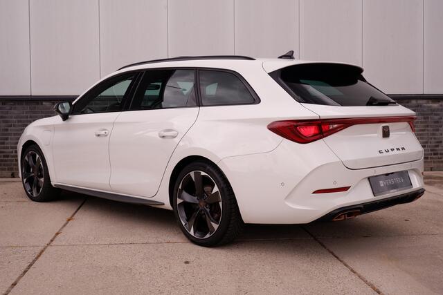 Cupra Leon Sportstourer 1.4 e-Hybrid Black Edition | Panorama | Carplay | Camera | Virtual | LED |