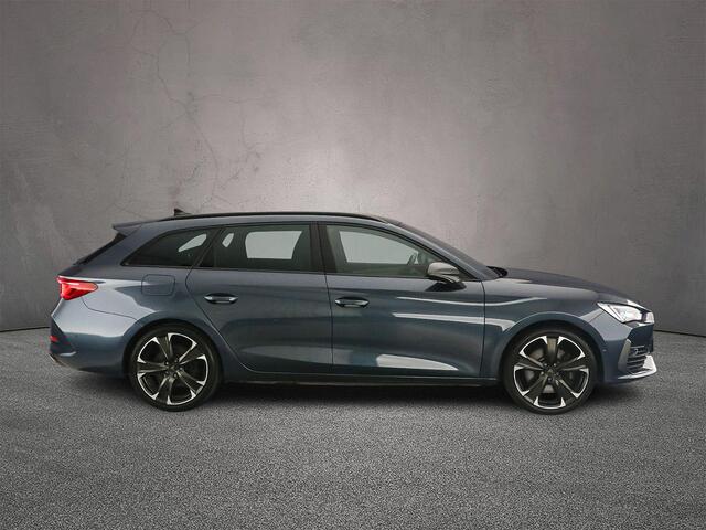 Cupra Leon Sportstourer VZ Business 1.4 TSI eHybrid 245pk DSG Automaat Trekhaak, Adaptive cruise cotnrol, Stoelverwarming, LED koplampen, Navigatie, Achteruitrijcamera