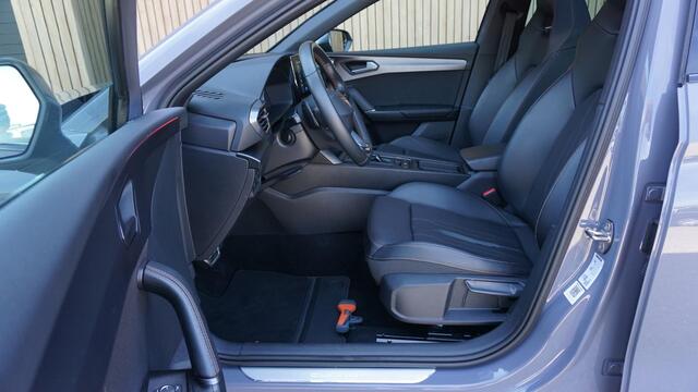 Cupra Leon Sportstourer 1.4 e-Hybrid 245pk VZ Copper Edition Pano.Dak 19inch LM *Black Pack* Virtual *Graphene Grey* 77536km!
