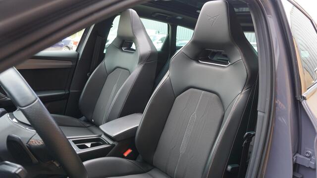 Cupra Leon Sportstourer 1.4 e-Hybrid 245pk VZ Copper Edition Pano.Dak 19inch LM *Black Pack* Virtual *Graphene Grey* 77536km!
