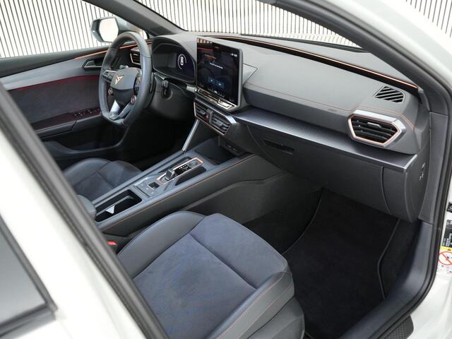 Cupra Leon Sportstourer 1.5 TSI e-Hybrid Business |pano|memory|ACC|Apple Carplay|stoel & stuurverwarming|LED|blind spot|parkeercamera|keyless|19" LMV|
