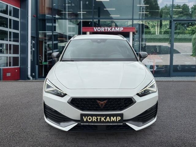 Cupra Leon Sportstourer 1.4 TSI VZ eHYBRID TREKHAAK/CAMERA/ACC/STOEL+STUURVERW/CARPLAY/NAVI