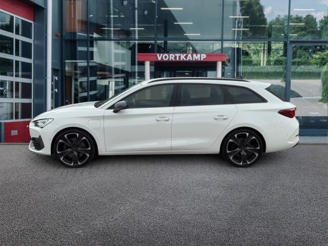 Cupra Leon Sportstourer 1.4 TSI VZ eHYBRID TREKHAAK/CAMERA/ACC/STOEL+STUURVERW/CARPLAY/NAVI