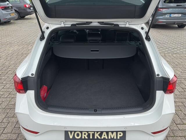 Cupra Leon Sportstourer 1.4 TSI VZ eHYBRID TREKHAAK/CAMERA/ACC/STOEL+STUURVERW/CARPLAY/NAVI