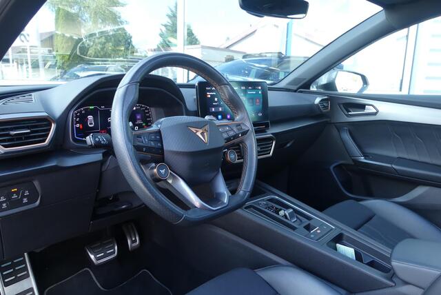Cupra Leon Sportstourer 1.4 e-Hybrid VZ Performance PANO, MEMORY, WINTER PACK, ADAPT. CRUISE, CLIMA, NAVI, CAMERA, PDC V&A, APPLE CARPLAY/ANDROID AUTO, BLIS, KEYLESS, ELEKT. ACHTERKLEP, 56.911KM