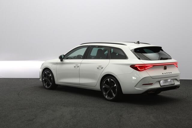 Cupra Leon Sportstourer 1.4 e-Hybrid 204 PK PHEV Business, Kuipstoelen, Parkeersensoren, Stuurverwarming