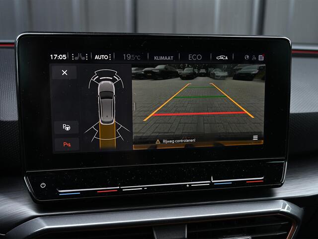 Cupra Leon Sportstourer 1.4 e-Hybrid 245 | Panoramadak | Camera | Stoelverwarming | Ambiance Interieur | Adaptive Cruise | Stuurverwarming | Keyless | Trekhaak |