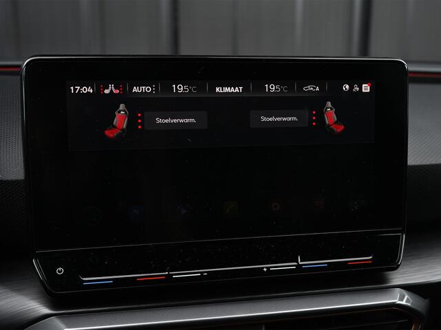Cupra Leon Sportstourer 1.4 e-Hybrid 245 | Panoramadak | Camera | Stoelverwarming | Ambiance Interieur | Adaptive Cruise | Stuurverwarming | Keyless | Trekhaak |