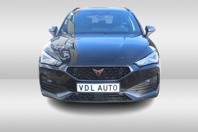 Cupra Leon Sportstourer 1.5 eTSI Business Edition Plus Elek. trekhaak l Stuur- en stoelverwarming l Achteruitrij camera l Apple carplay/Android auto